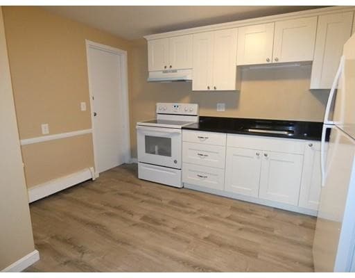 Building Photo - 33 Montvale Ave