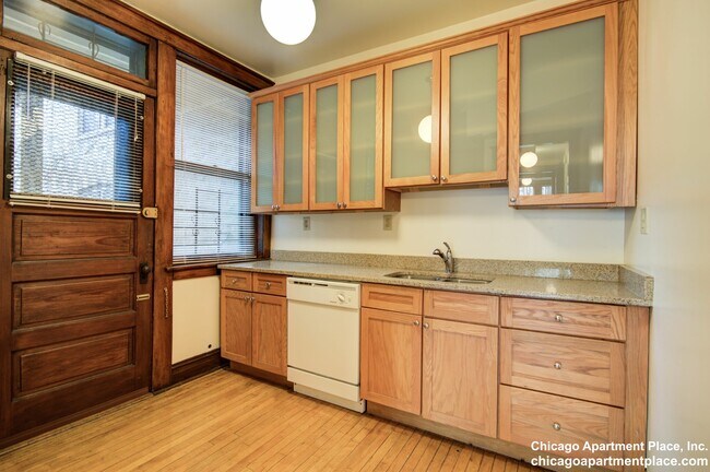 Foto del edificio - 1336 W Waveland Ave