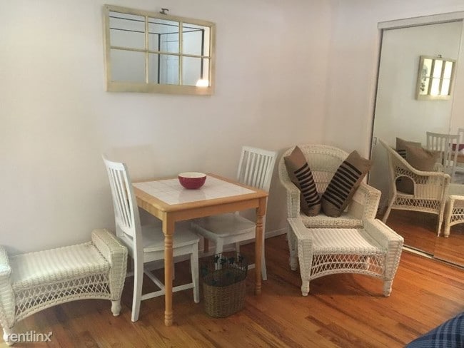 Building Photo - 1 br, 1 bath Apartment - 55 Roseville Ave
