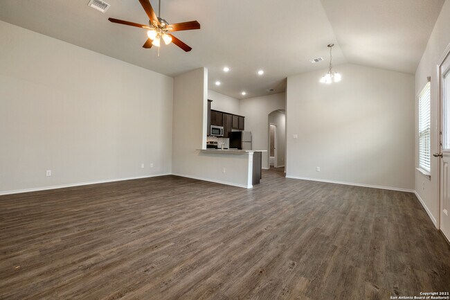 Foto del edificio - 9211 Canyon Bnd