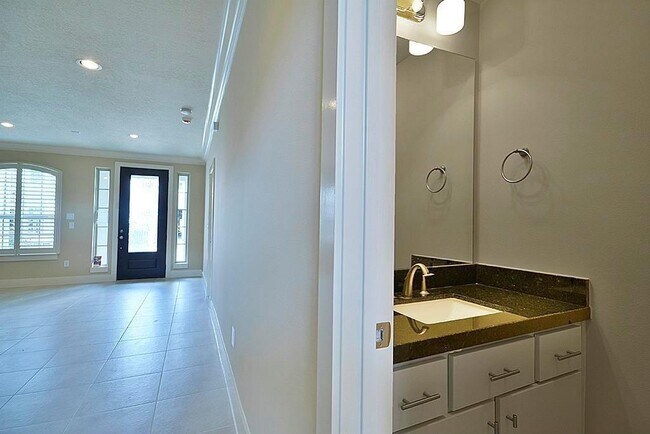 Foto del edificio - 13405 Preston Cliff Ct