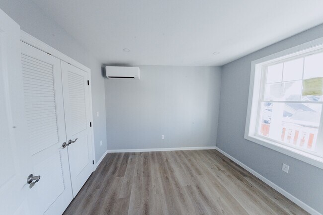 Foto del edificio - 955 E Elm St