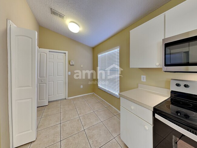 Building Photo - 11118 Pinewood Cove Ln