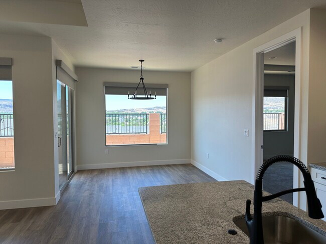 Building Photo - 1569 W 470 N