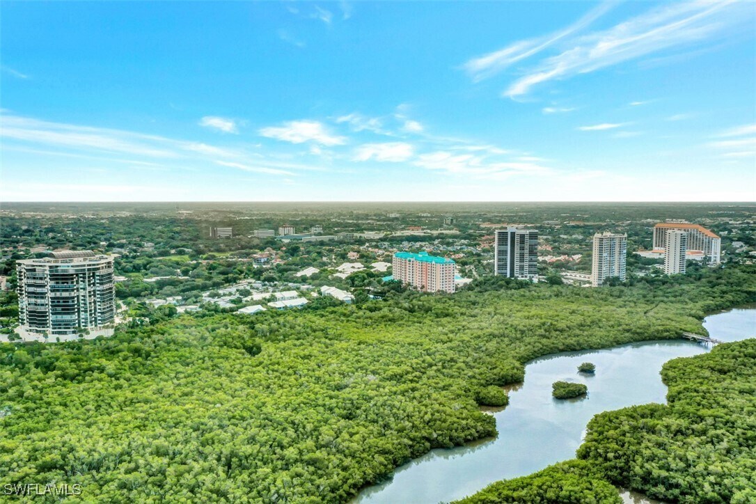 Foto del edificio - 5897 Chanteclair Dr