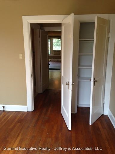 Foto del edificio - 215 E Rutherford St