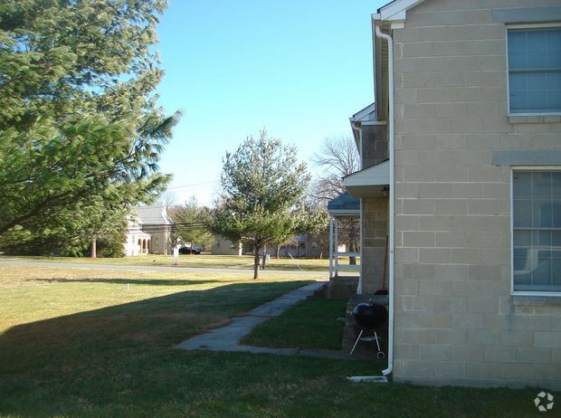 Building Photo - Simpson Apartments and Townhomes