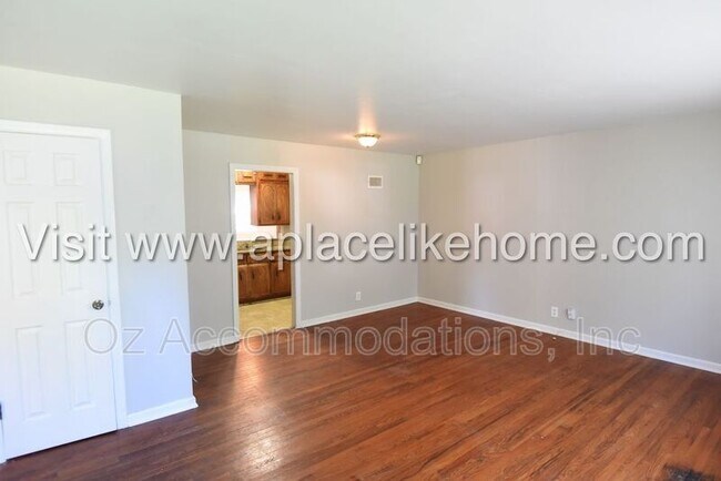 Foto del edificio - 8918 E 74th St