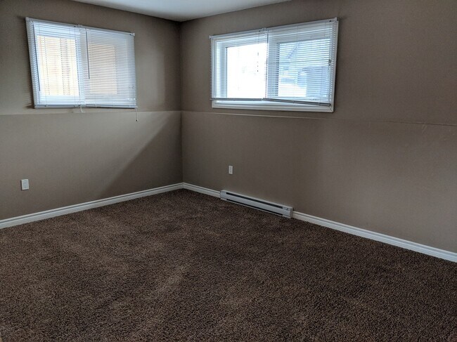 Photo du bâtiment - 1828-1884 84 Ave