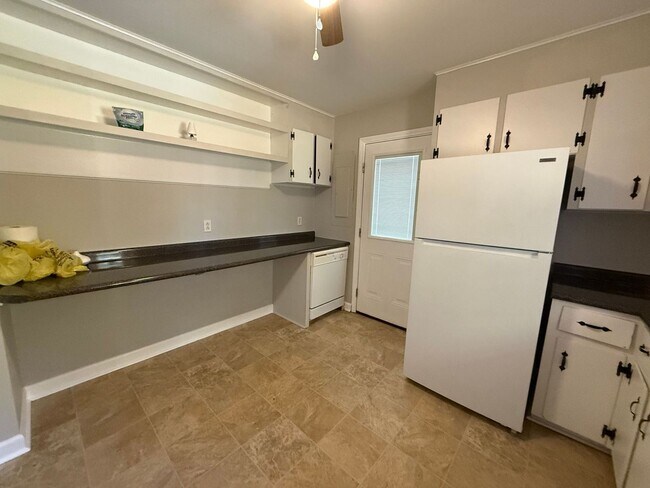 Foto del edificio - 3 bedroom, 2 bath House