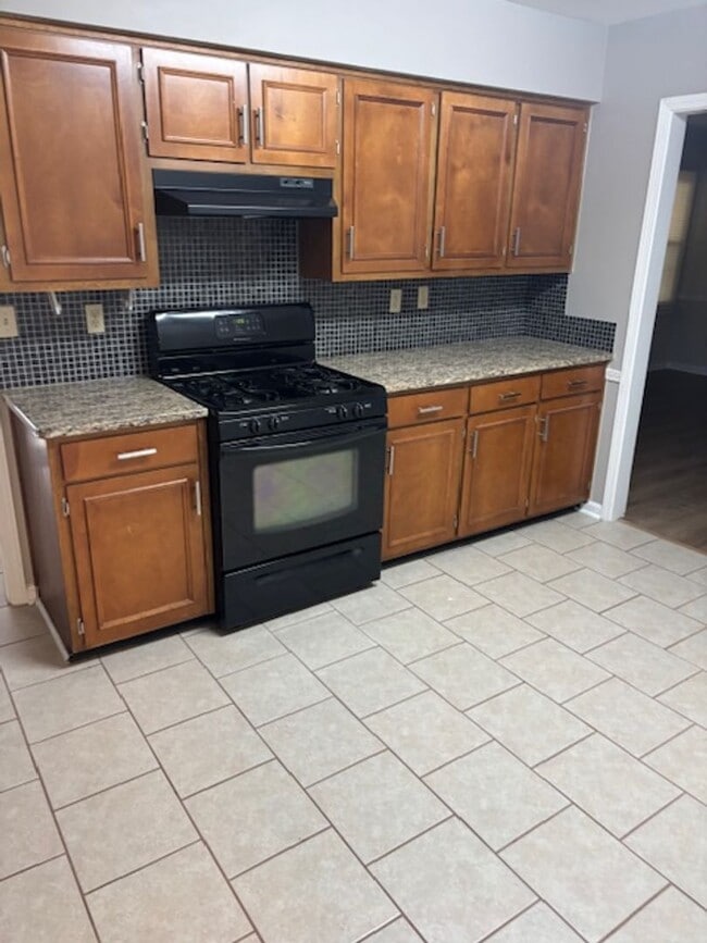 Building Photo - Where Renting Feels Like Home. Available Now!