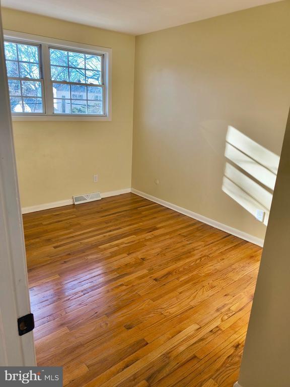 Foto del edificio - 344 Nimitz Rd