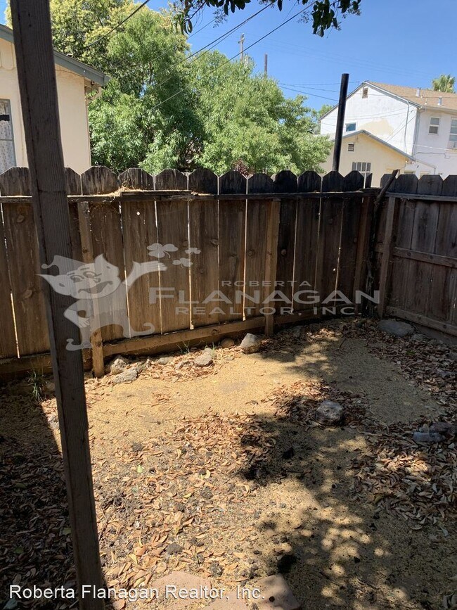 Foto del edificio - 2 br, 1 bath House - 1841 H Street