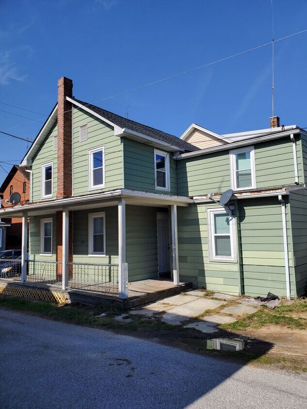 30 McAllister St, Hanover, PA 17331 House Rental in Hanover, PA