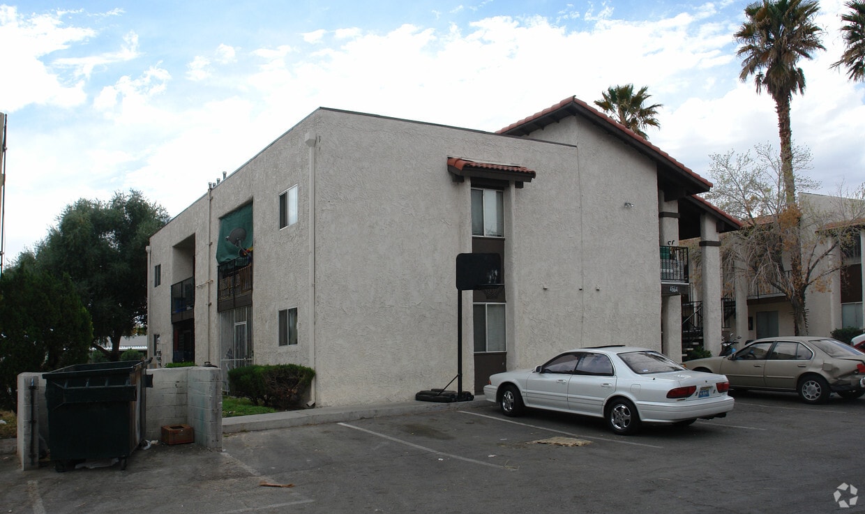Building Photo - 4664 W Twain Ave