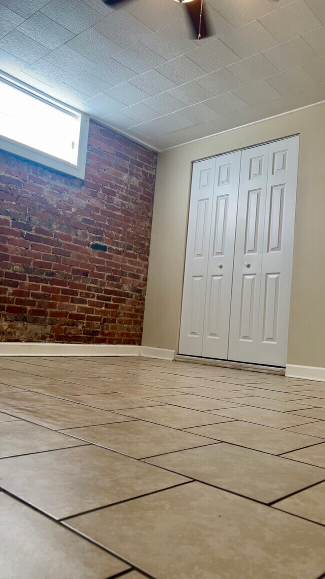 Foto del edificio - 202 Shepard Ave