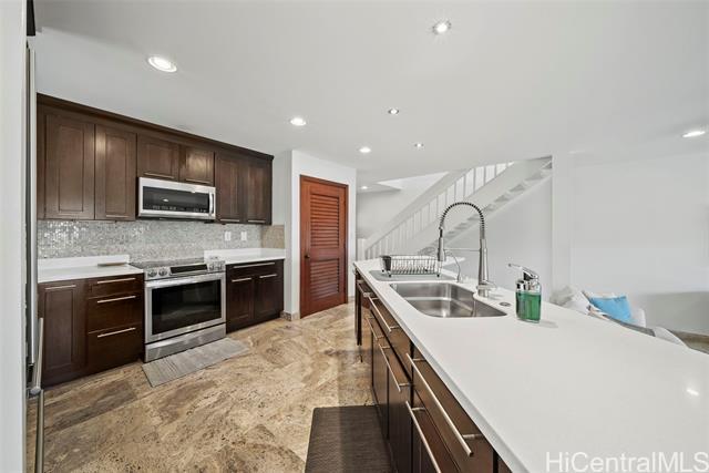 Building Photo - 318 Kealahou St