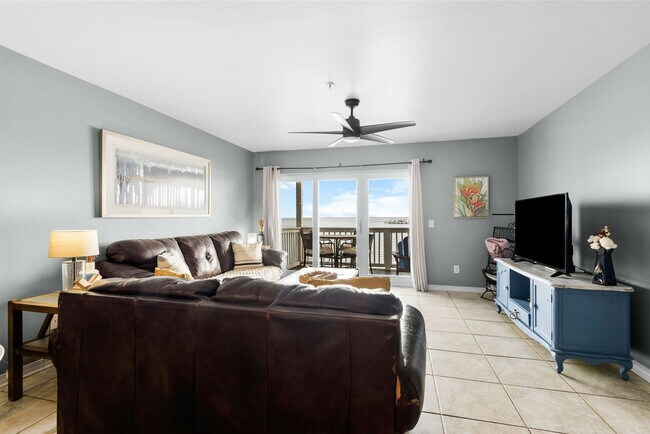 Foto del edificio - 15946 Innerarity Point Rd