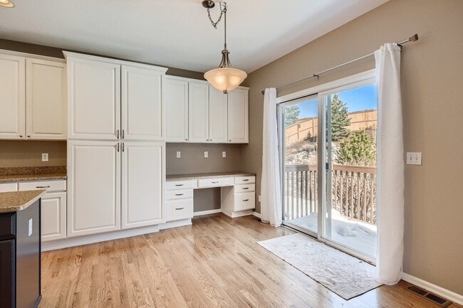 Foto del edificio - 10096 Meadowbriar Ln