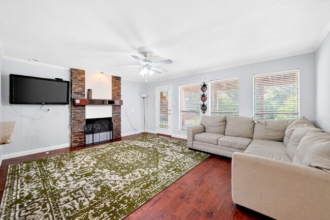 Building Photo - Beautiful Garland Home with Game Room & Scenic Views