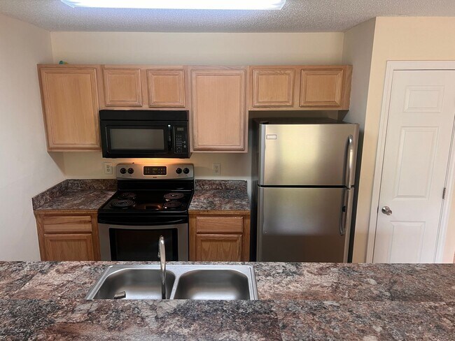 Building Photo - 1450 St George LN unit D