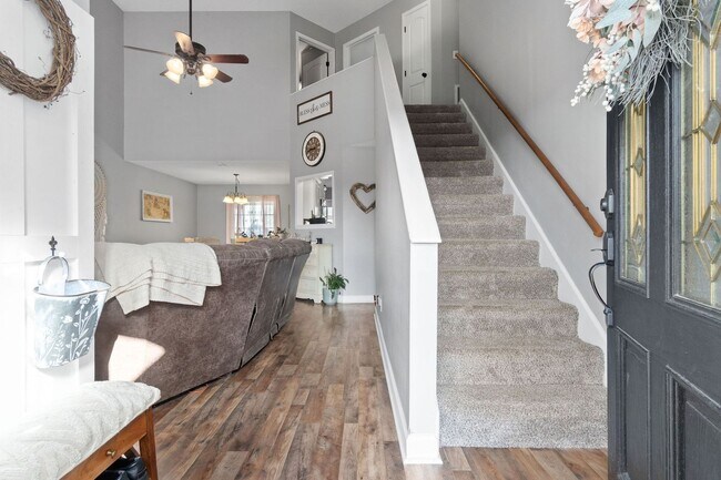 Building Photo - 4 Bedroom Pet Friend Home For Rent Near Do...