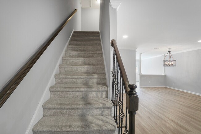 Building Photo - 115 Winding River Dr