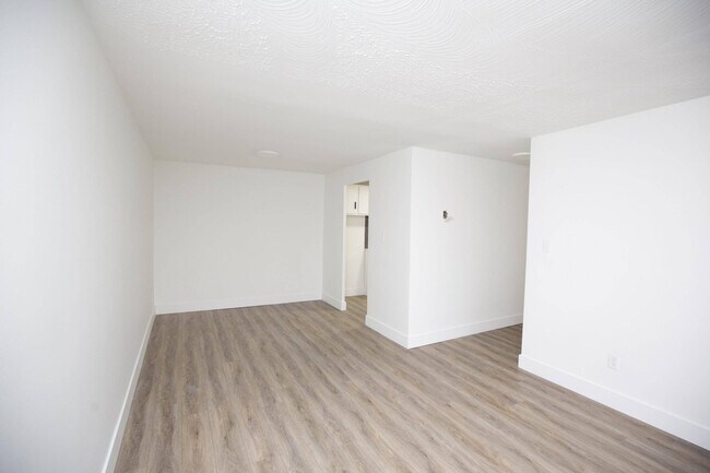 Building Photo - 294 Saulsbury