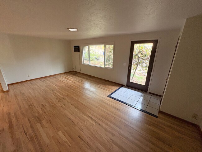 Foto del edificio - 3060 Onyx St