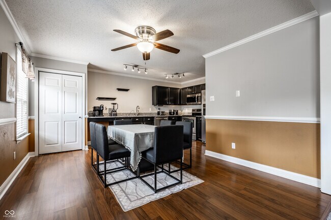 Building Photo - 11849 Wapiti Way