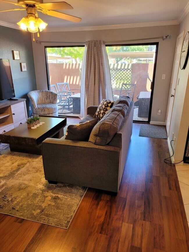 Building Photo - One bedroom condo with or without furnishi...