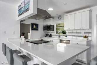 Building Photo - 1140 Rainbow Dr