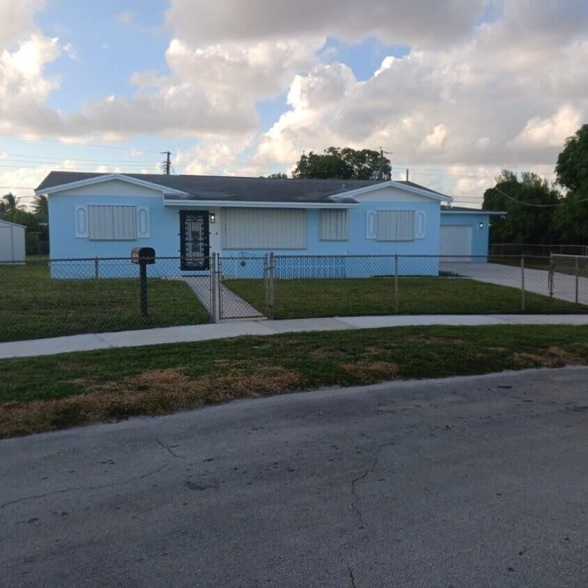 Primary Photo - 3055 NW 212th St