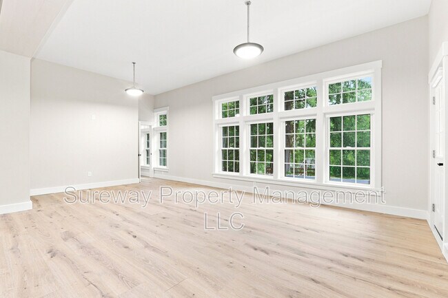 Foto del edificio - 5565 Pennell Rd