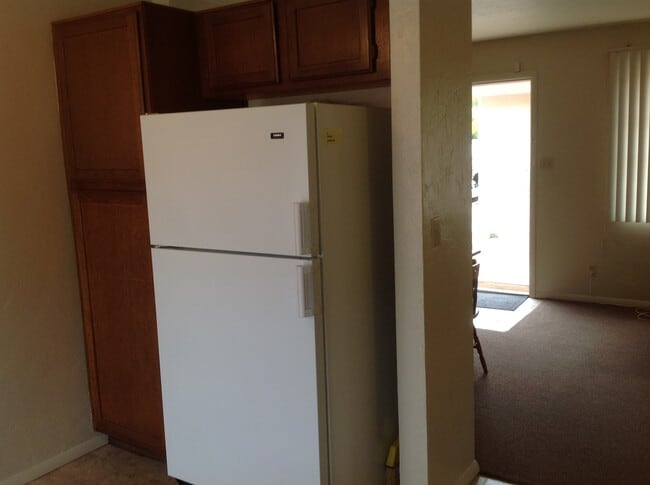 Building Photo - Charming Townhome near UA