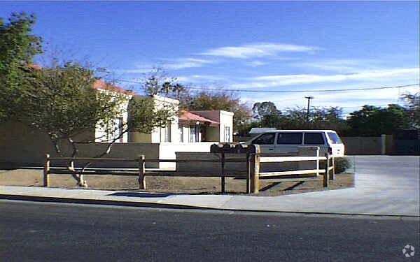 Foto principal - 635-639 S Pioneer