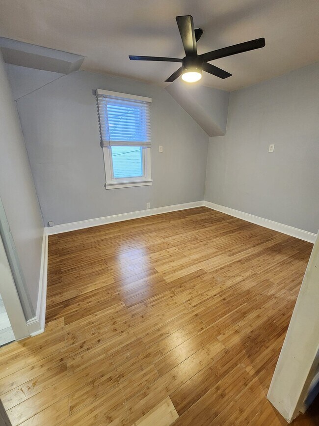 Sala de estar - 4432 N Nagle Ave