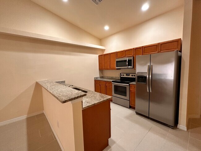 Building Photo - 1136 SE 9th Ct