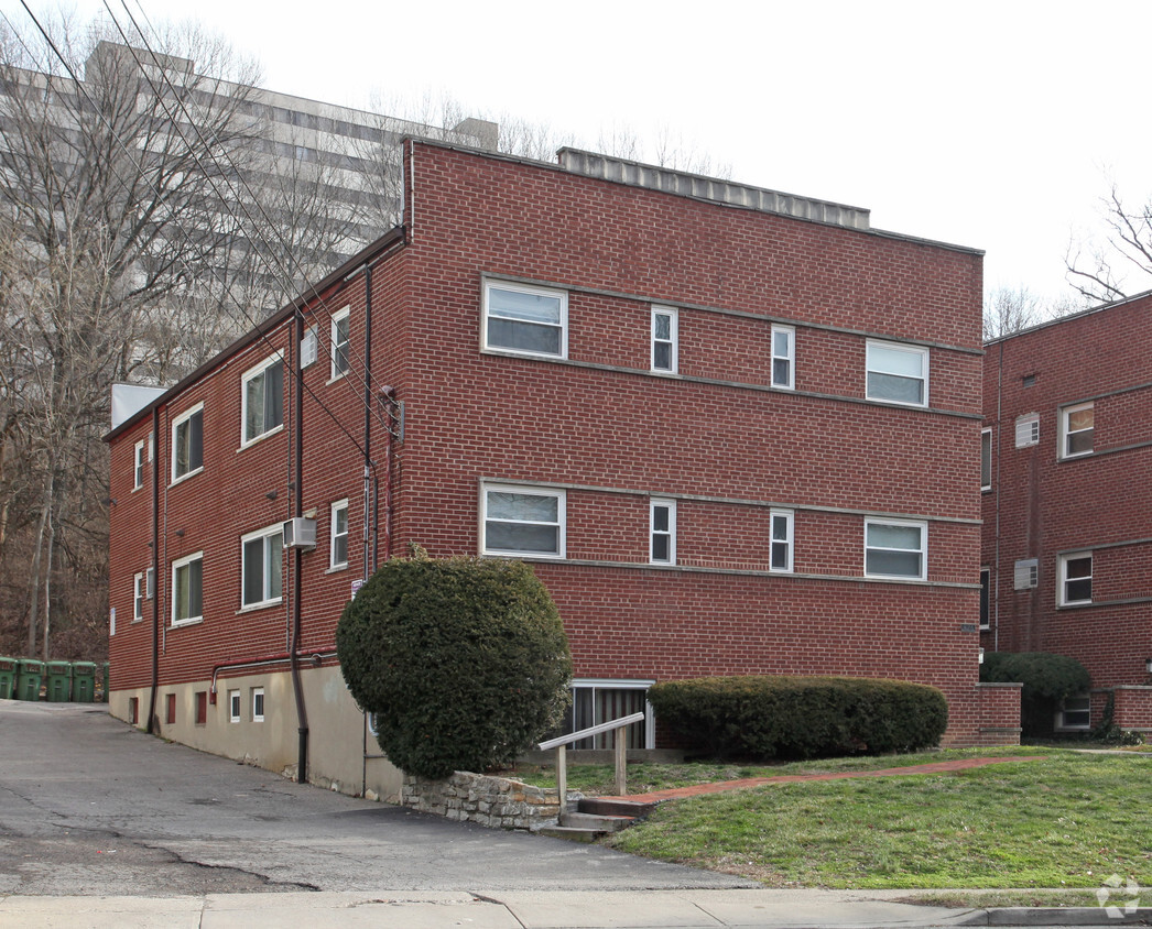 Primary Photo - 926 Ludlow Ave