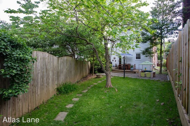 Foto del edificio - 3005 McKinley St NW