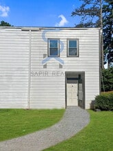 Building Photo - 2734 Penwood Pl