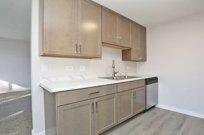 Building Photo - 675 Greenfield Ct