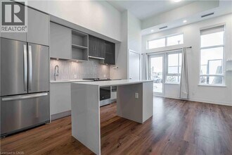 Building Photo - 405 Dundas St W