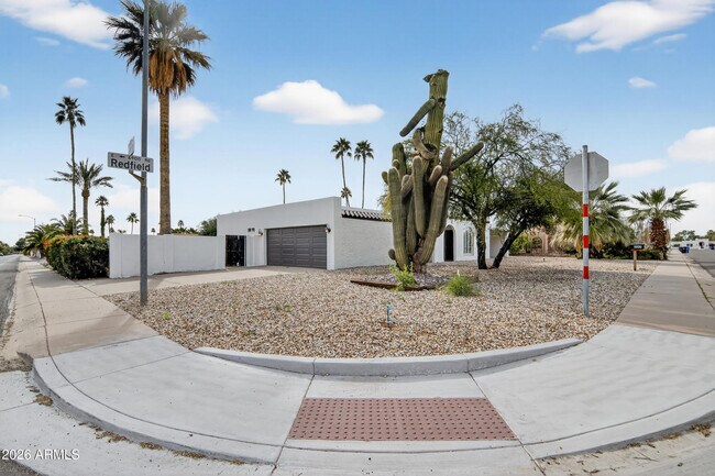 Foto del edificio - 6843 E Redfield Rd