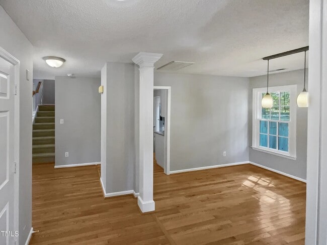 Entry Rev - 4013 Ellisfield Dr