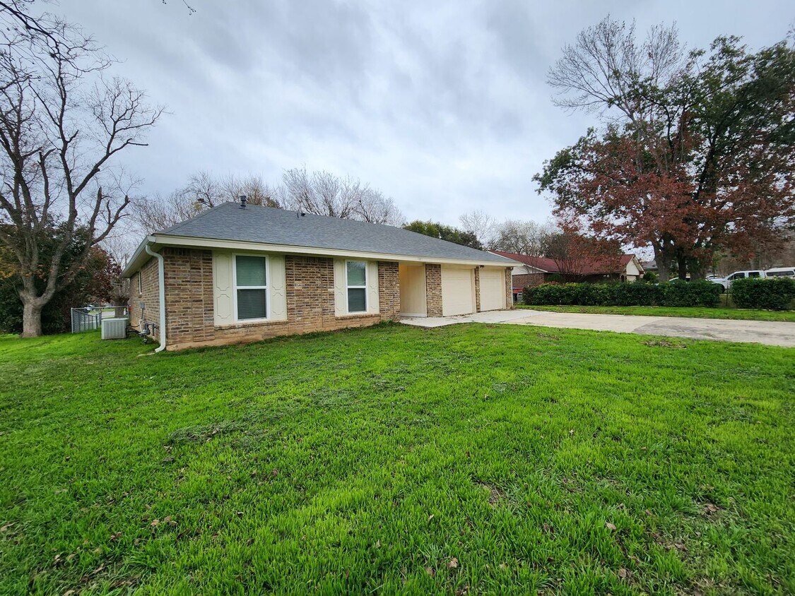 Foto principal - 2 Weeks Free Rent / Corner Lot / Fridge, W...