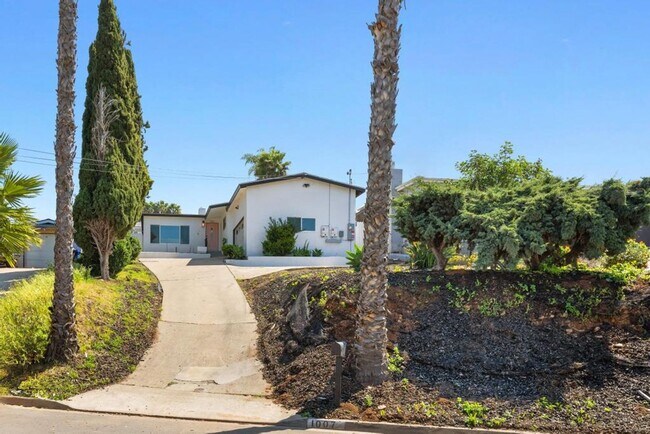 Building Photo - 1007 Winston Dr