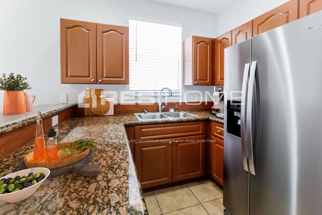 Foto del edificio - 4442 Nw 113Th Pl