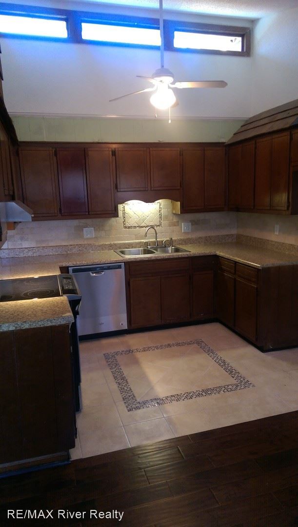 Building Photo - 3 br, 2 bath House - 3610 San Sebastian Dr
