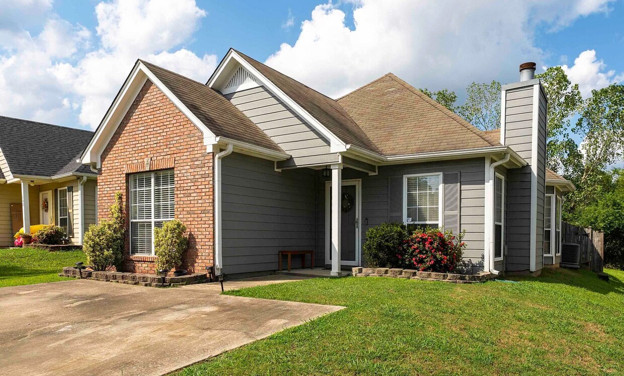 Foto principal - 134 Mayfair Ln